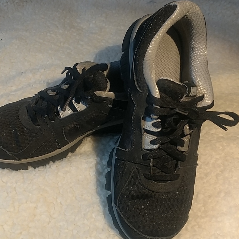Nike Dual Fusion ST2 kid's shoe